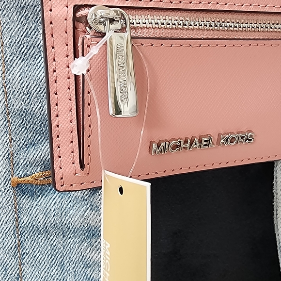 Michael Kors Lanyard Jet Set Travel Logo I.D.Card Case Necklace PRIMROSE Pink - Picture 3 of 7